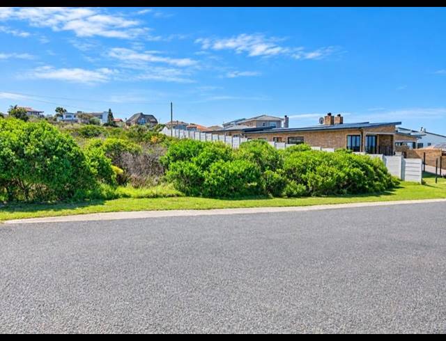 LAND FOR SALE IN DANA BAY